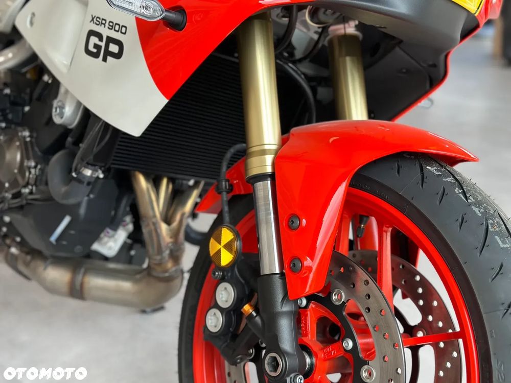Yamaha XSR - 6