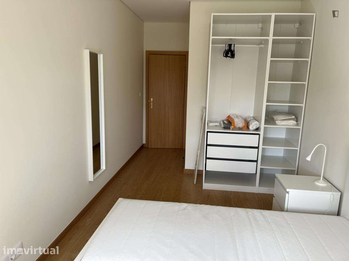 Quarto - localizado em Penha de França Lisbon - Grande imagem: 2/15