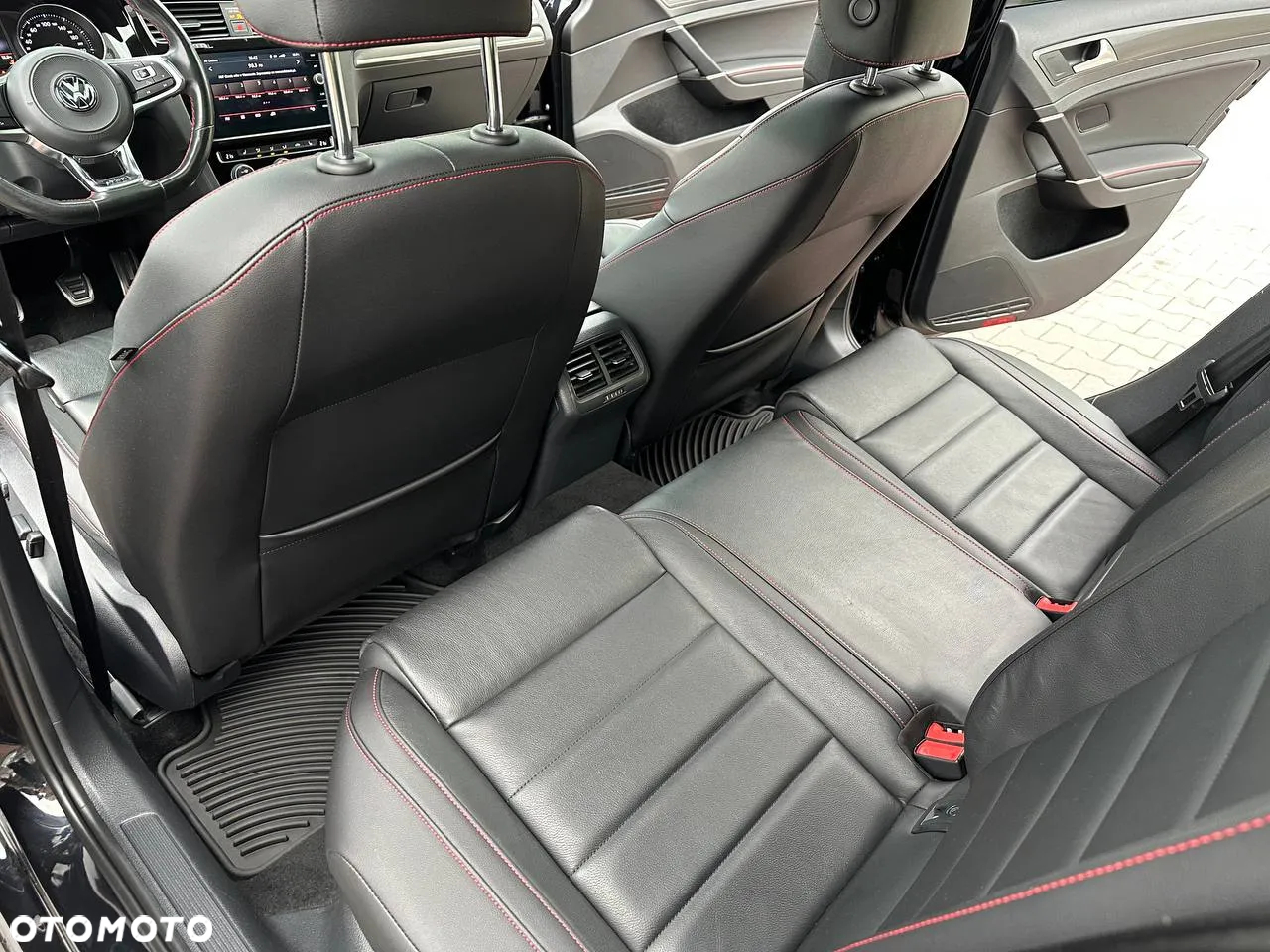 Volkswagen Golf - 20