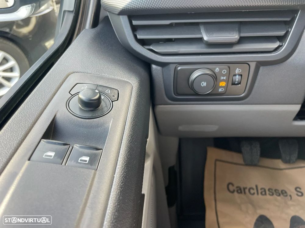 Ford Transit Custom Van 3 Lug ( IVA DEDUTIVEL ) - 4