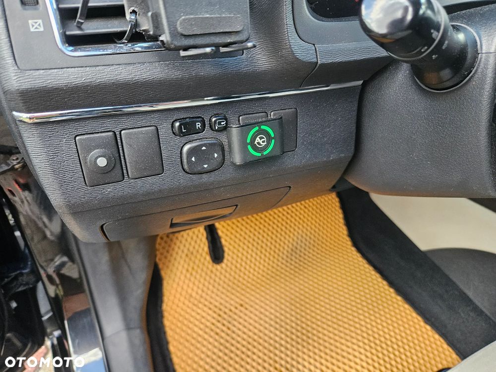 Toyota Avensis 1.8 Premium MS - 15