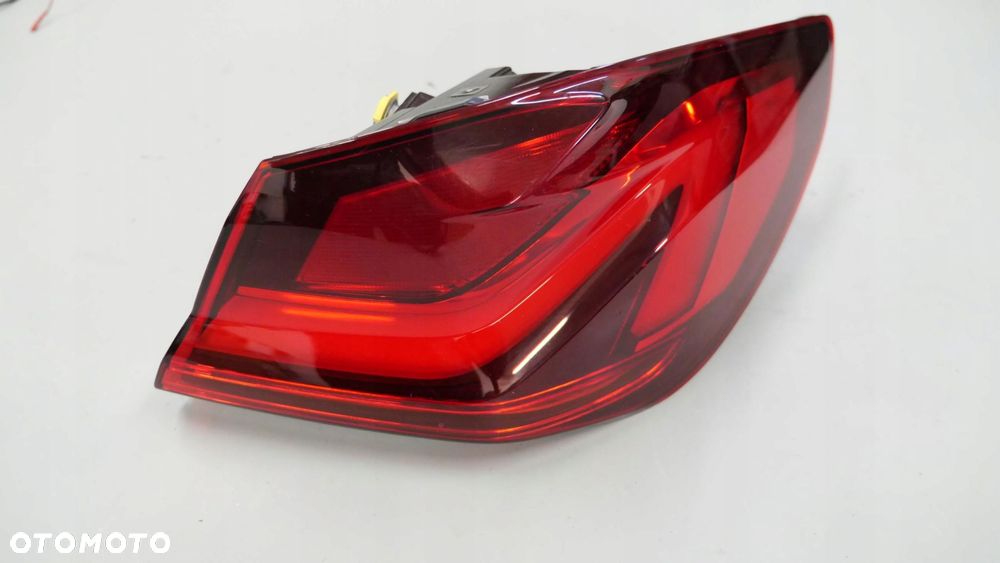 bmw f40 lampa prawy tył prawa tylna w błotnik 7450644 - 2