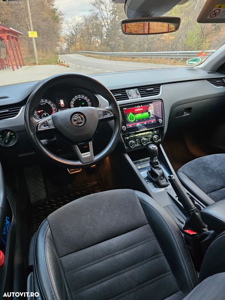 Skoda Octavia Combi 2.0 TDI 4x4 DSG Scout - 8