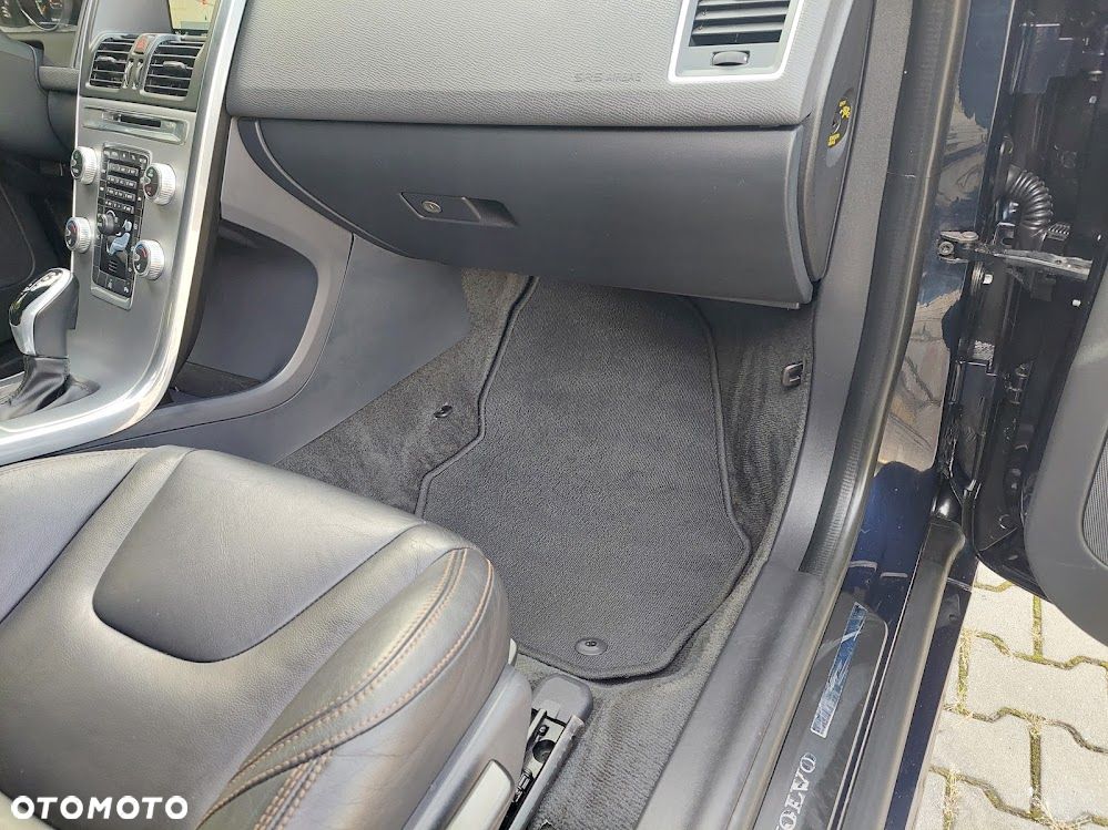 Volvo XC 60 D4 Geartronic Summum - 20