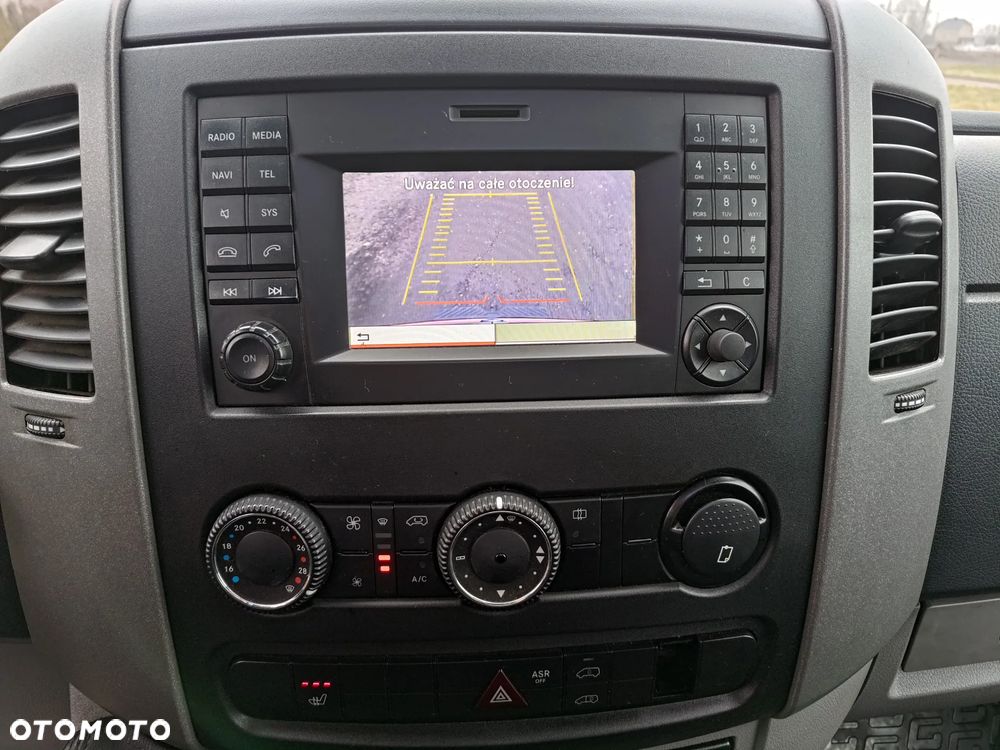 Mercedes-Benz Sprinter - 15