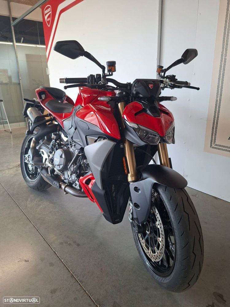 Ducati Streetfighter V2 - 7