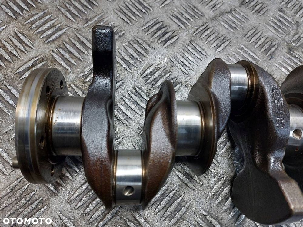 WAŁ KORBOWY PEUGEOT 207 I 1.4 16V 8FS - 2
