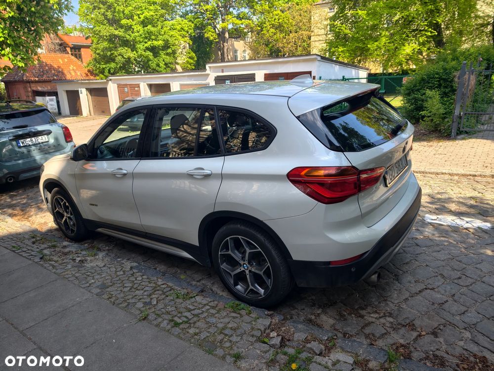BMW X1 sDrive18i xLine - 9