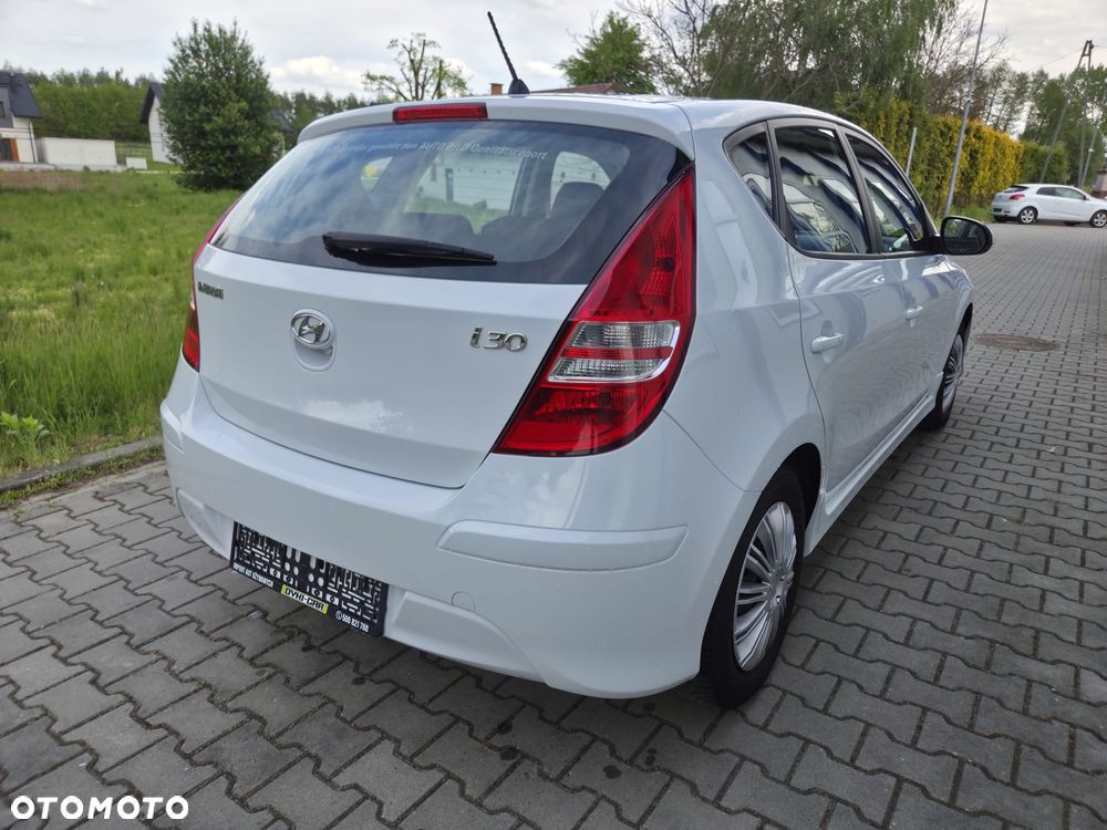 Hyundai i30 1.4 FIFA WM Edition - 4