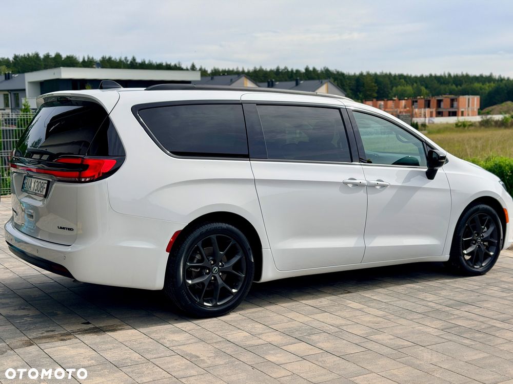 Chrysler Pacifica - 12