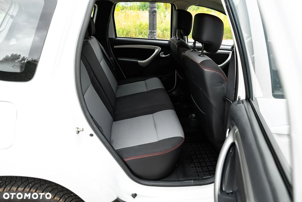 Dacia Duster 1.6 SL Aventure - 30