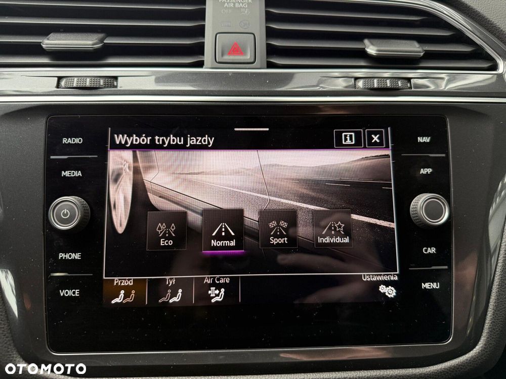 Volkswagen Tiguan 2.0 TDI SCR 4Mot Elegance DSG - 33