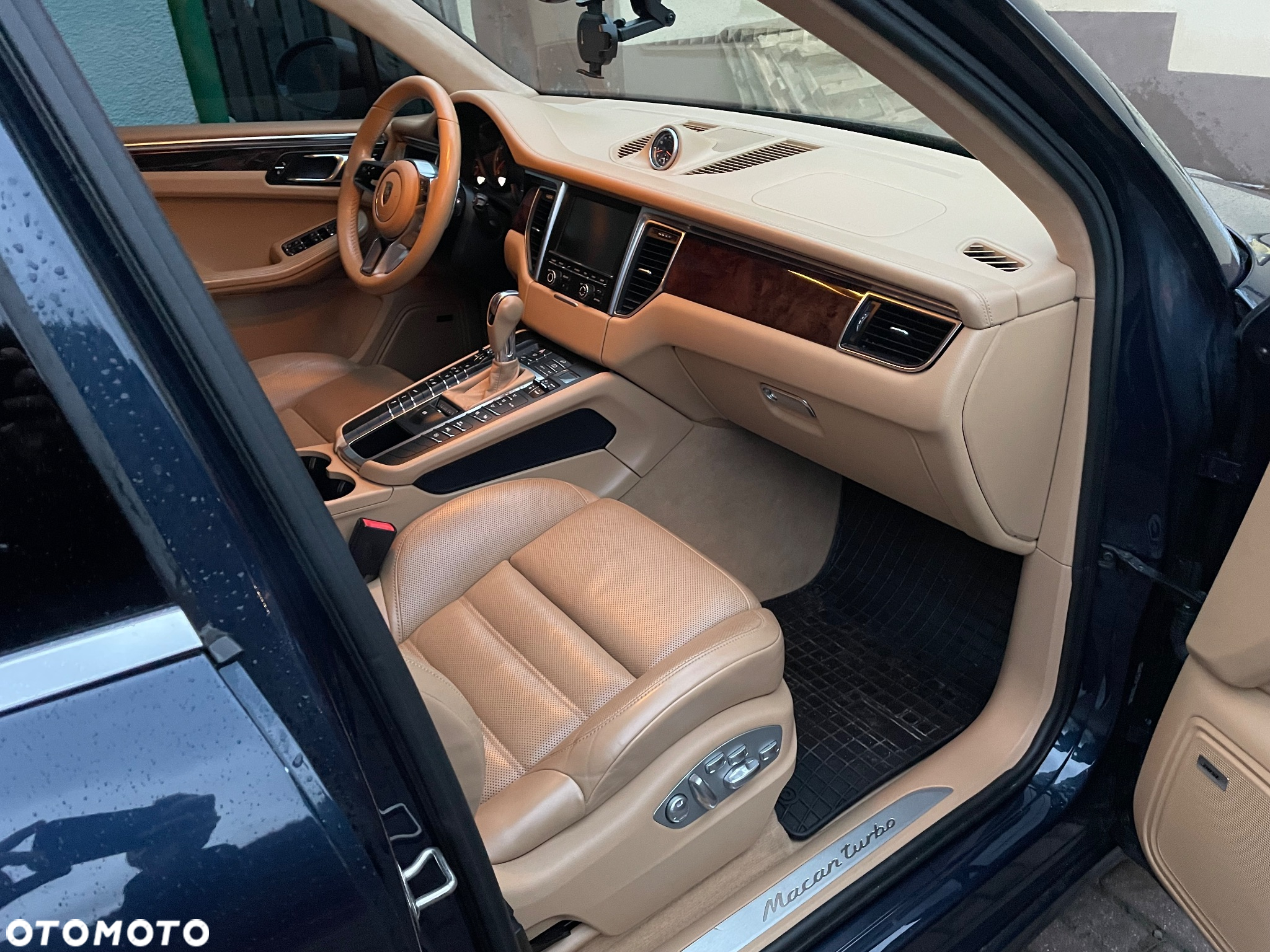 Porsche Macan Turbo PDK - 21