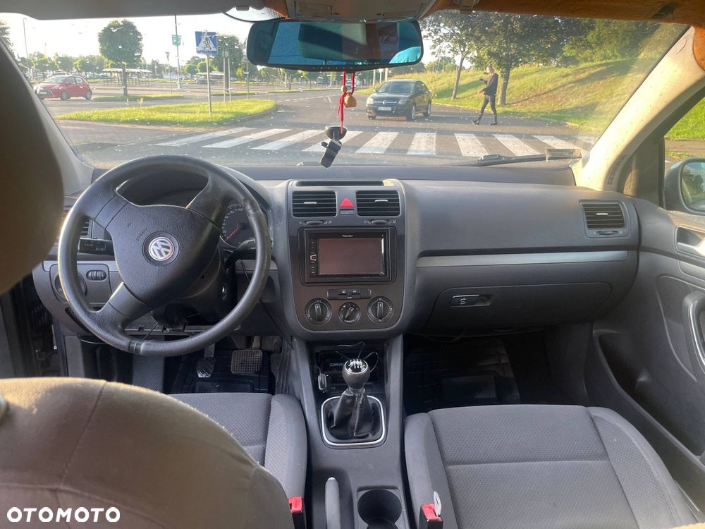 Volkswagen Golf - 8