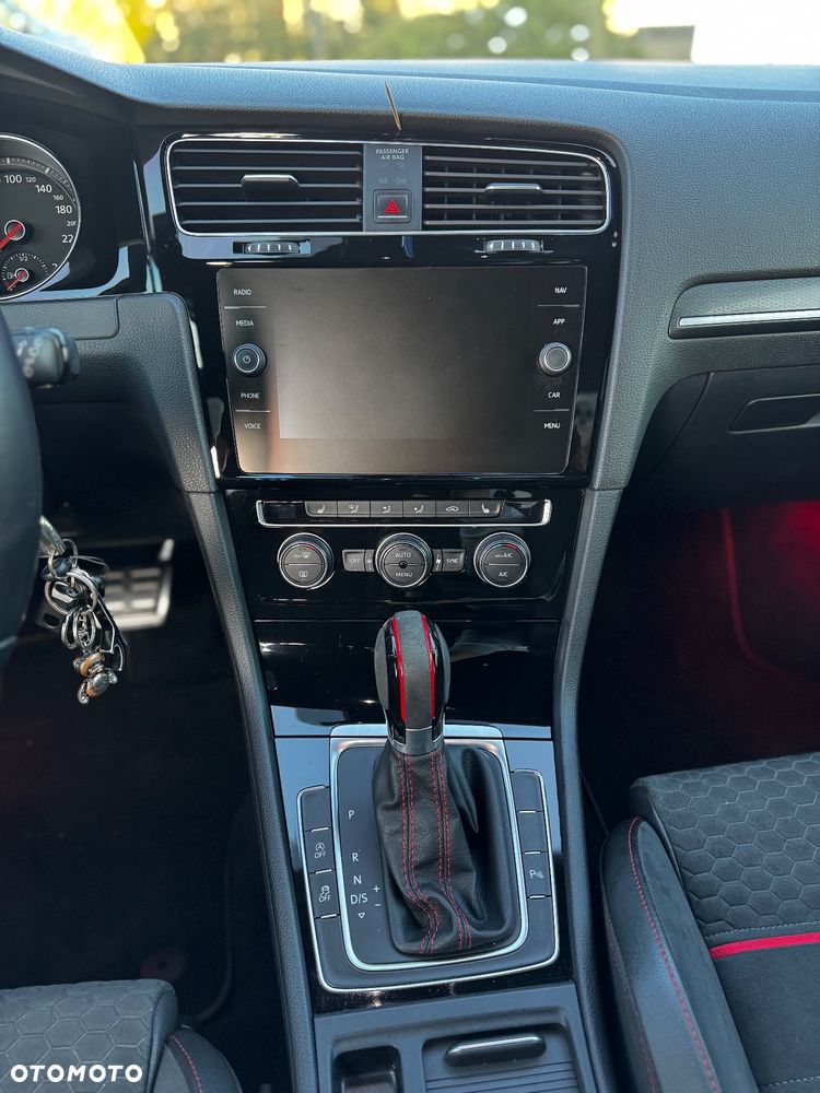 Volkswagen Golf 2.0 TSI BMT GTI Performance DSG - 23