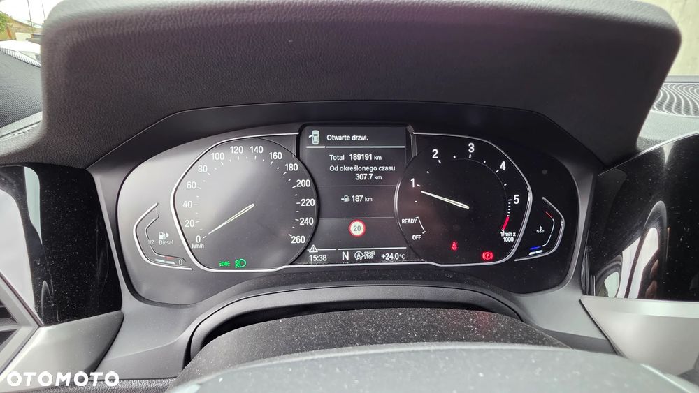 BMW Seria 3 318d - 11