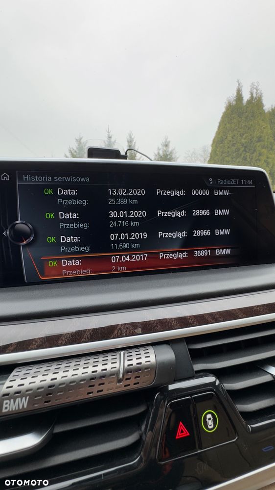 BMW Seria 7 750i xDrive - 33