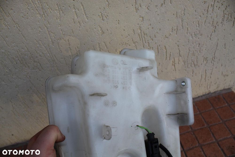 ZBIORNICZEK SPRYSKIWACZY VW GOLF V 1K0955453 - 4