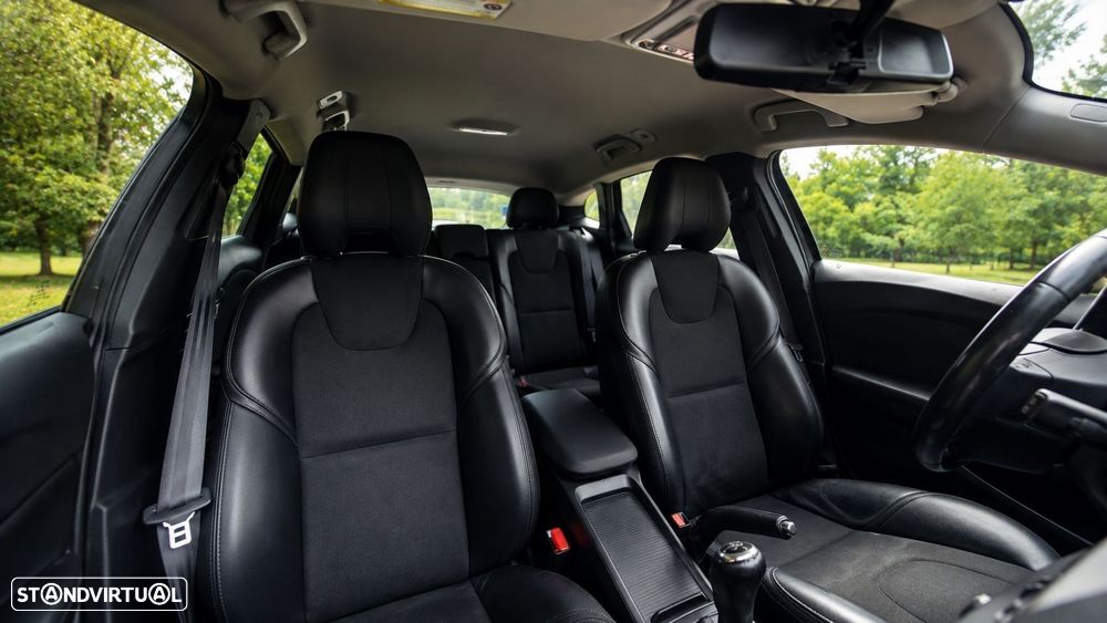 Volvo V40 - 29