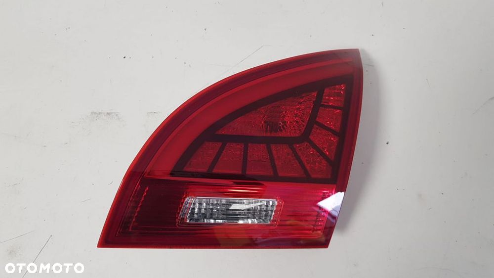 LAMPA TYLNA TYŁ LED PRAWA W KLAPĘ KIA VENGA LIFT 14-19 92406-1P200