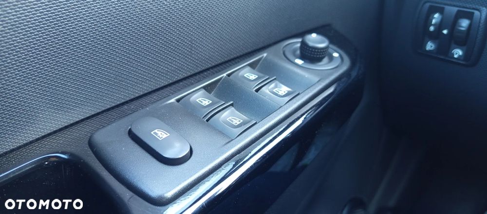 Renault Captur ENERGY dCi 90 Start&Stop Luxe - 11