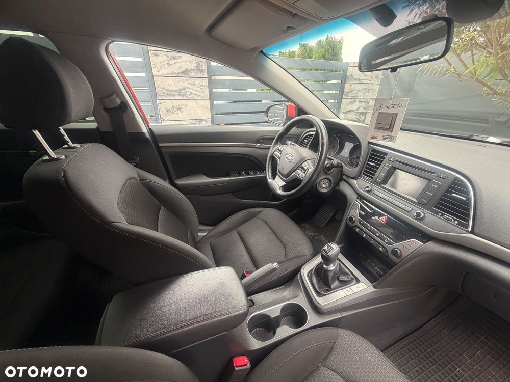 Hyundai Elantra 1.6 CRDi Style - 21