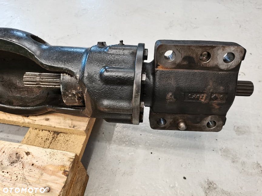 Obudowa wału napędowego 7340147 Case Maxxum - 4