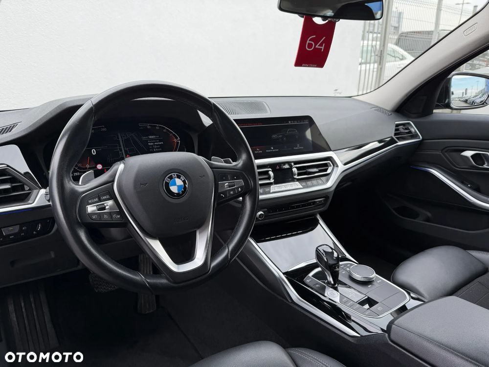 BMW Seria 3 320d - 24