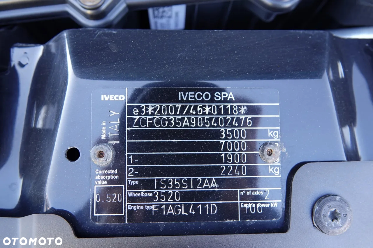 Iveco DAILY 2,3 D / BLASZAK / 2021 ROK / SPROWADZONY / PO KONTRAKCIE SERWISOWYM - 37