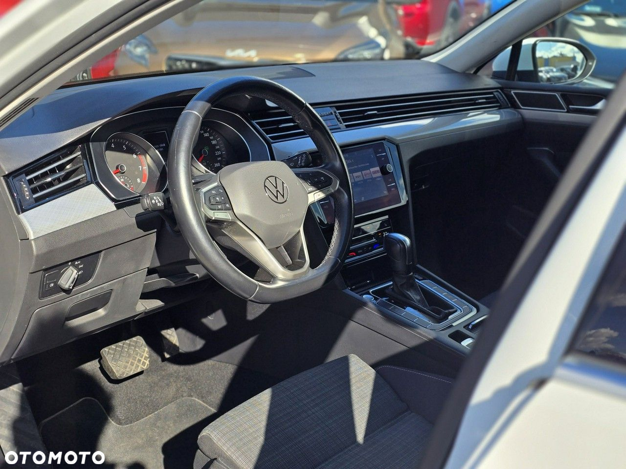 Volkswagen Passat - 12