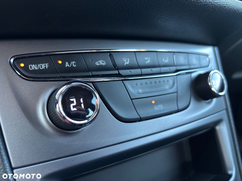 Opel Astra 1.2 T Edition S&S - 9