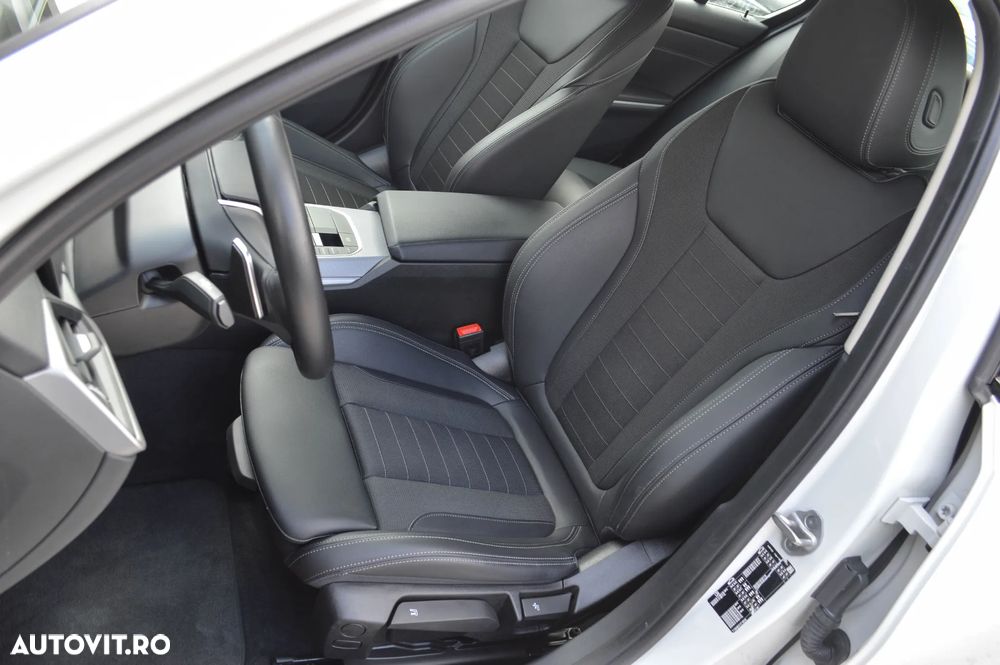 BMW Seria 3 320i Aut. Luxury Line - 31