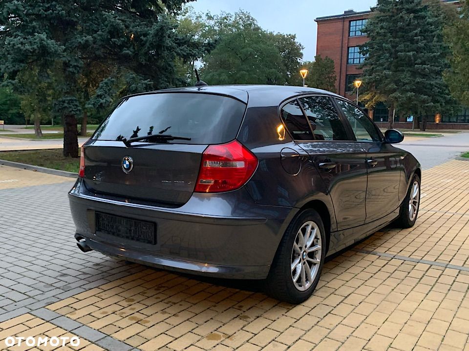 BMW Seria 1 120i - 10