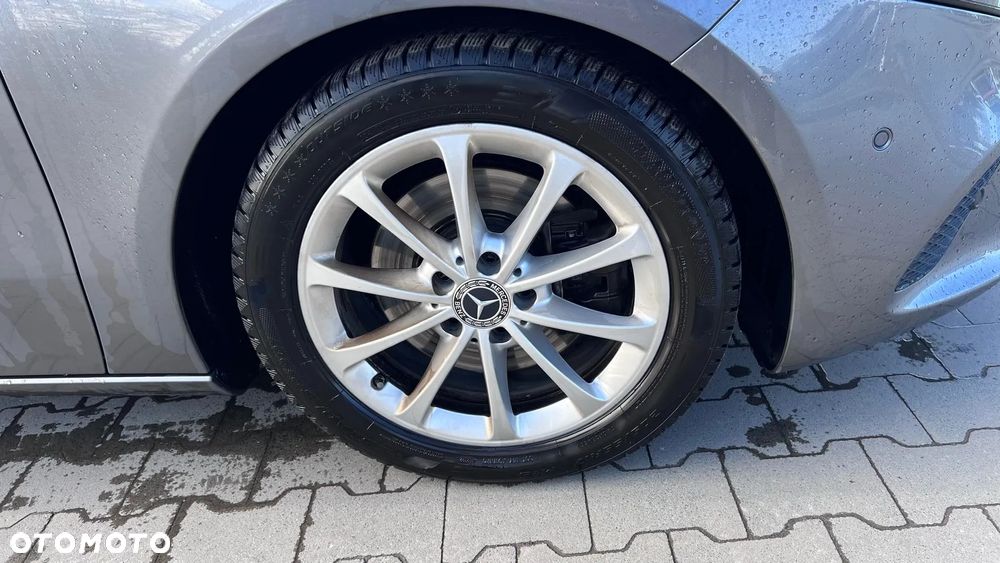 Mercedes-Benz Klasa A 220 4-Matic Progressive 7G-DCT - 5