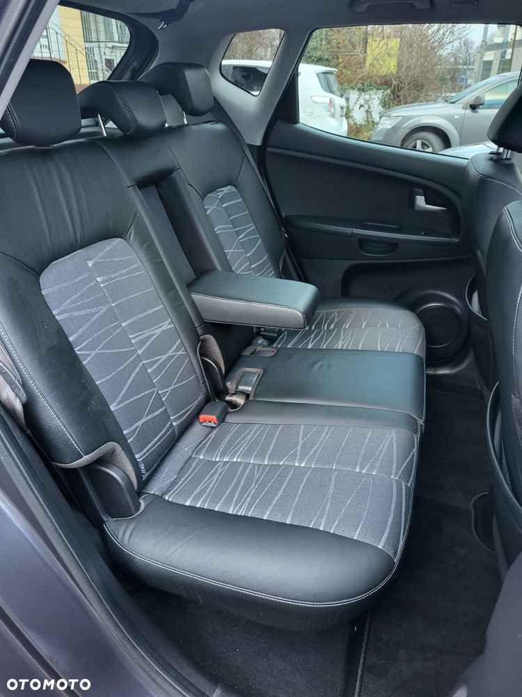 Kia Venga 1.6 CVVT Dream Team Edition - 16