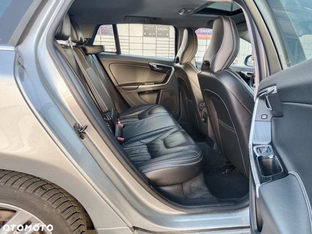Volvo V60 D6 AWD Plug-in Hybrid Summum - 15