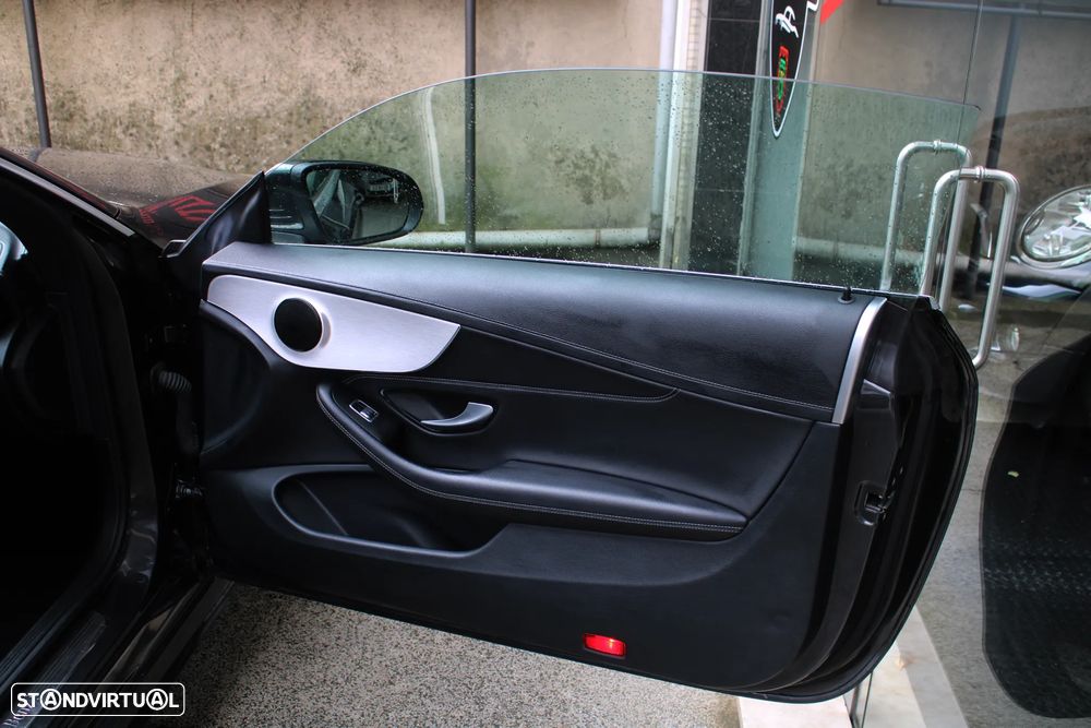 Mercedes-Benz C 300 AMG Line - 25