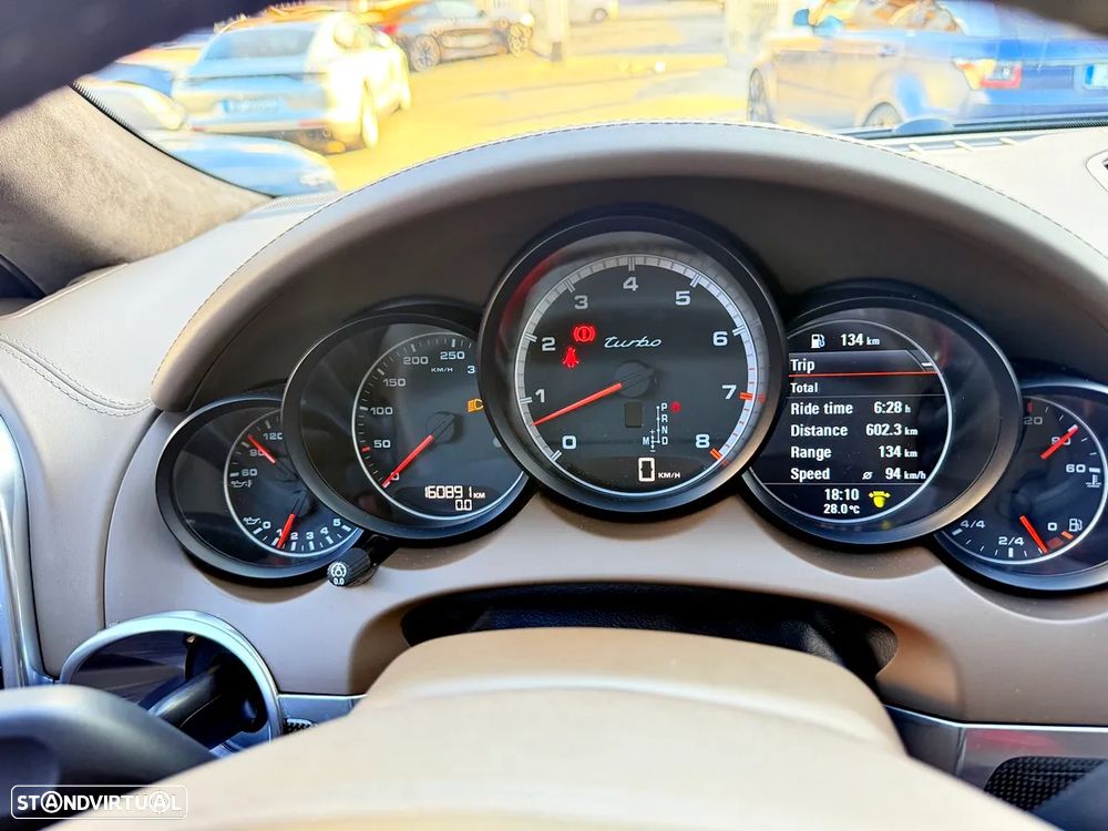 Porsche Cayenne Turbo - 15