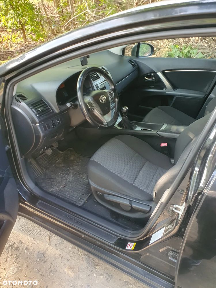 Toyota Avensis 2.0 D-4D Style - 11