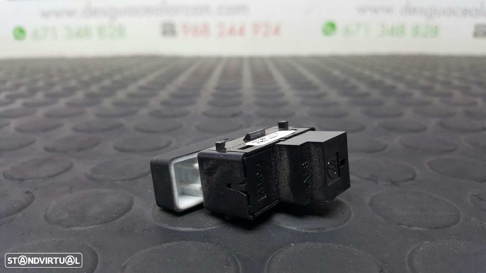 CONTROLE DE BLOQUEIO DE PORTA VOLKSWAGEN TOUAREG (7LA) TDI R5 - 4