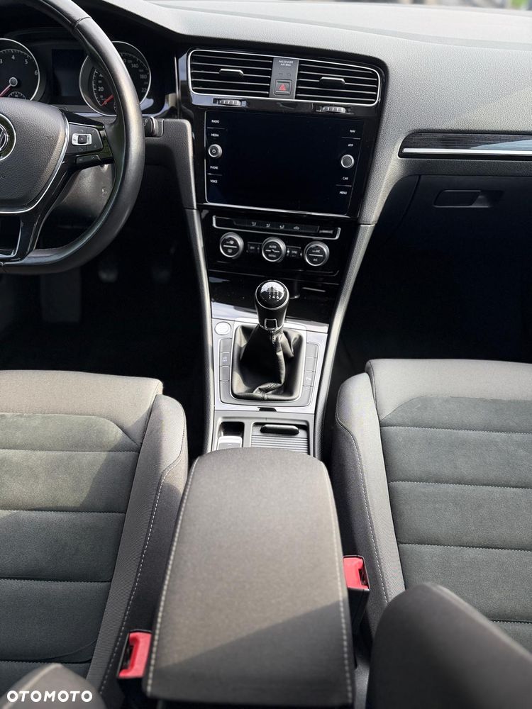 Volkswagen Golf 1.5 TSI ACT OPF Highline - 23