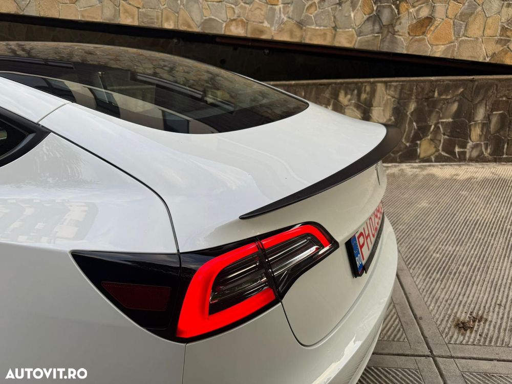 Tesla Model 3 Performance - 22