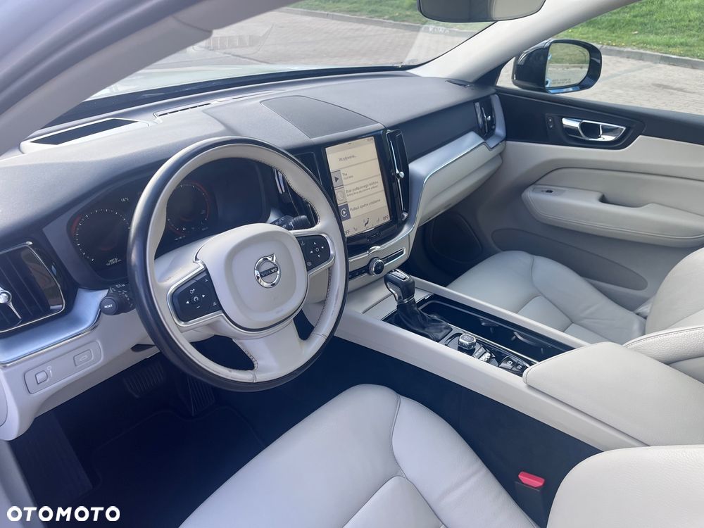 Volvo XC 60 T6 AWD Geartronic Momentum Pro - 16