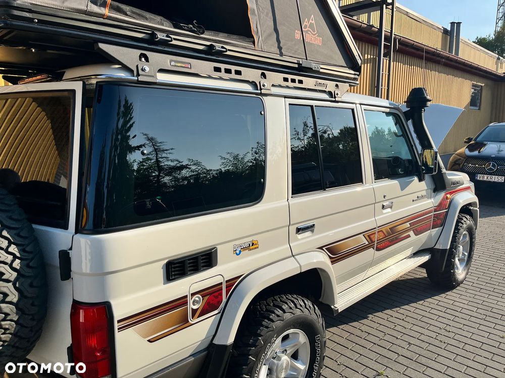 Toyota Land Cruiser - 20