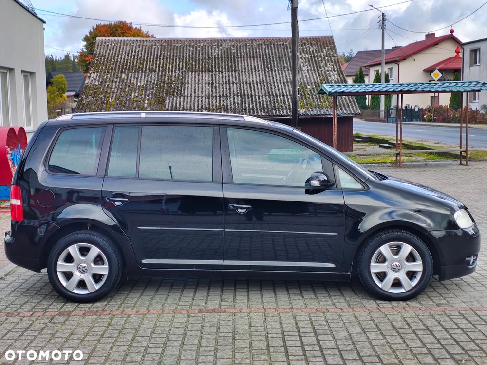 Volkswagen Touran 2.0 TDI Highline - 24