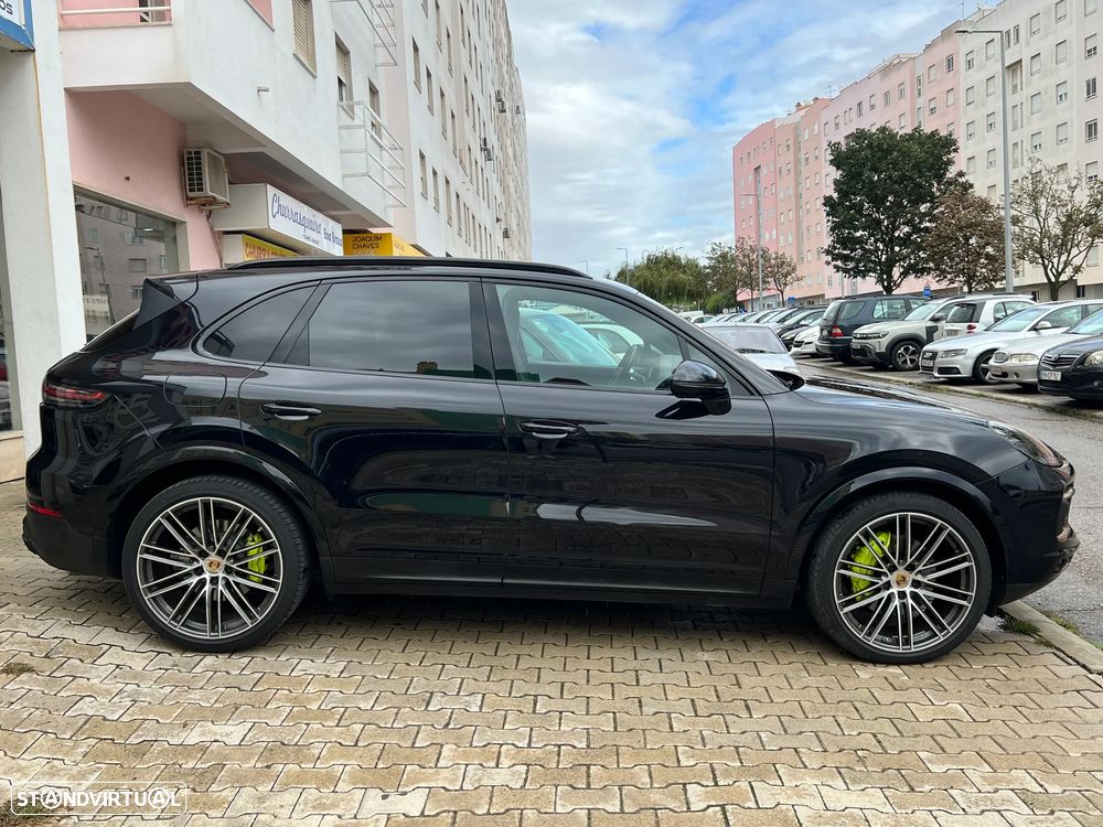 Porsche Cayenne E-Hybrid - 3