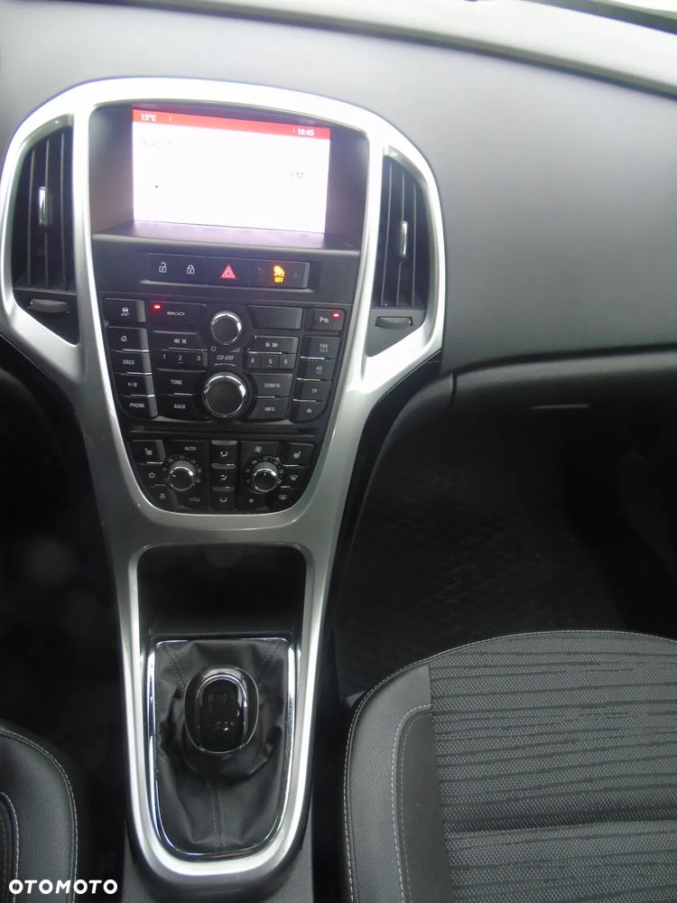 Opel Astra IV 1.6 CDTI Cosmo - 13