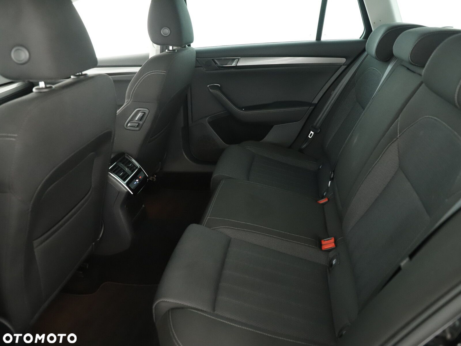 Skoda Superb 1.5 TSI ACT Style - 23