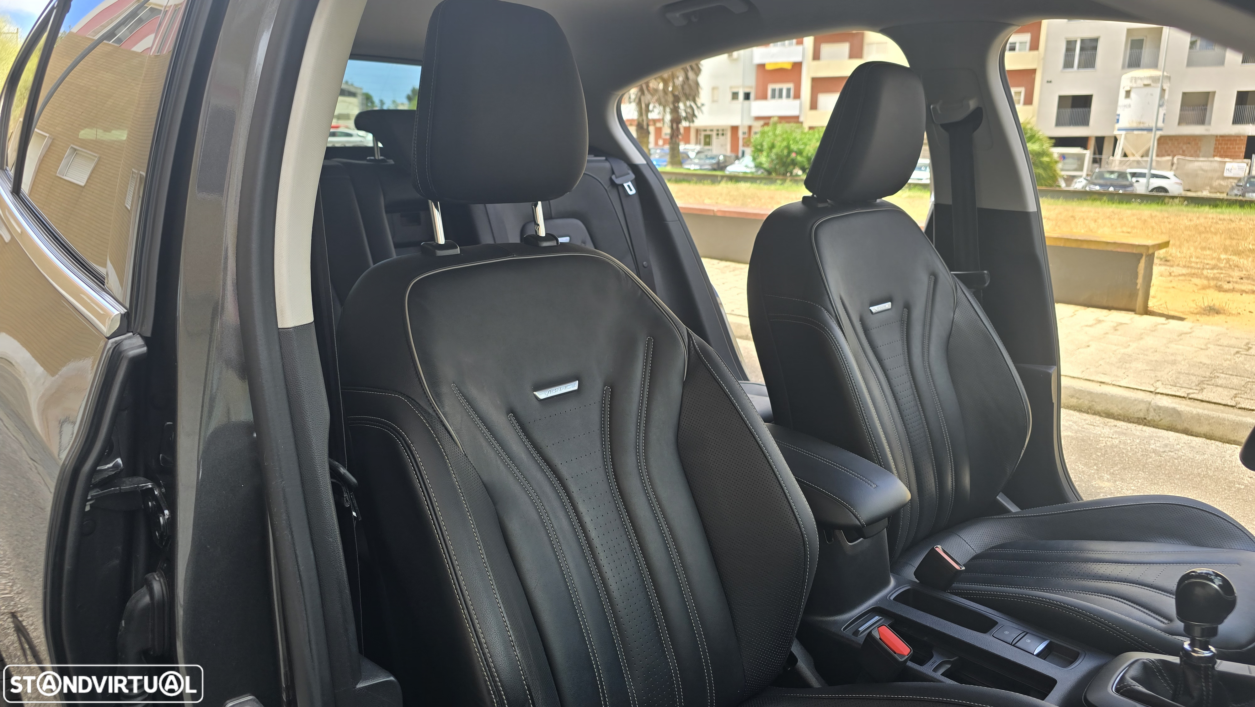 Ford Focus 1.5 EcoBoost Vignale - 27