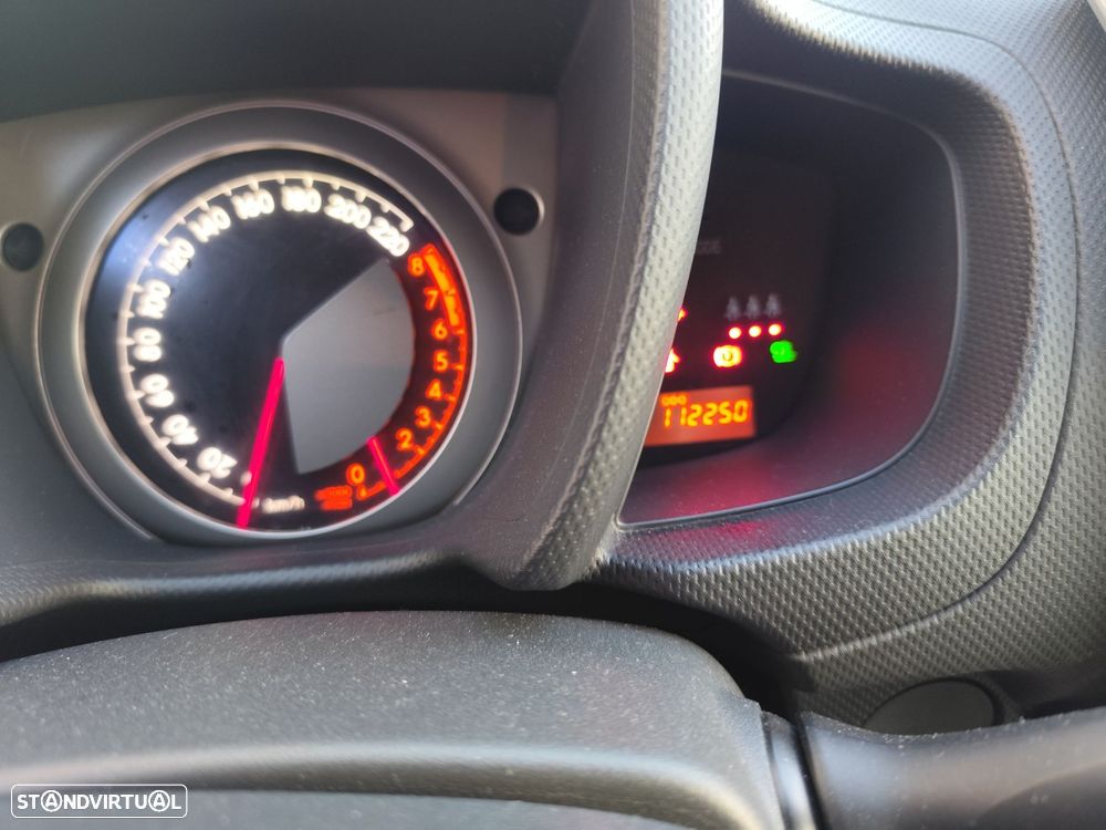 Toyota Urban Cruiser 1.33 VVT-i Sol - 17